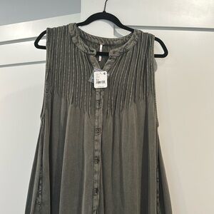 New with tags olive green over up with pockets